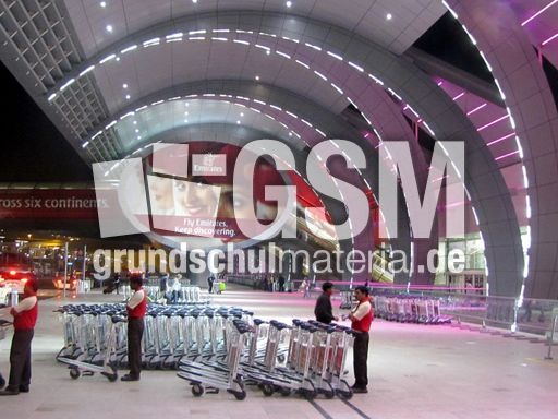 404 Flughafen Dubai.JPG